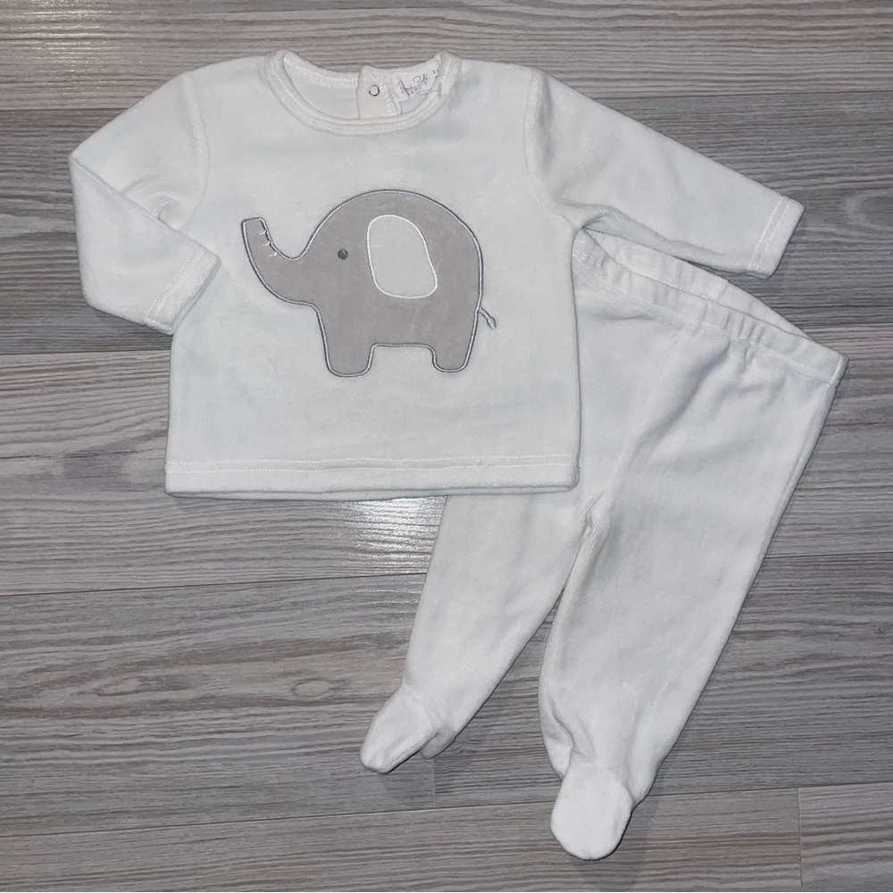 Rene Rofe Baby Boys Two-Piece Outfit 3–6M White Fleece Elephant Footed Set